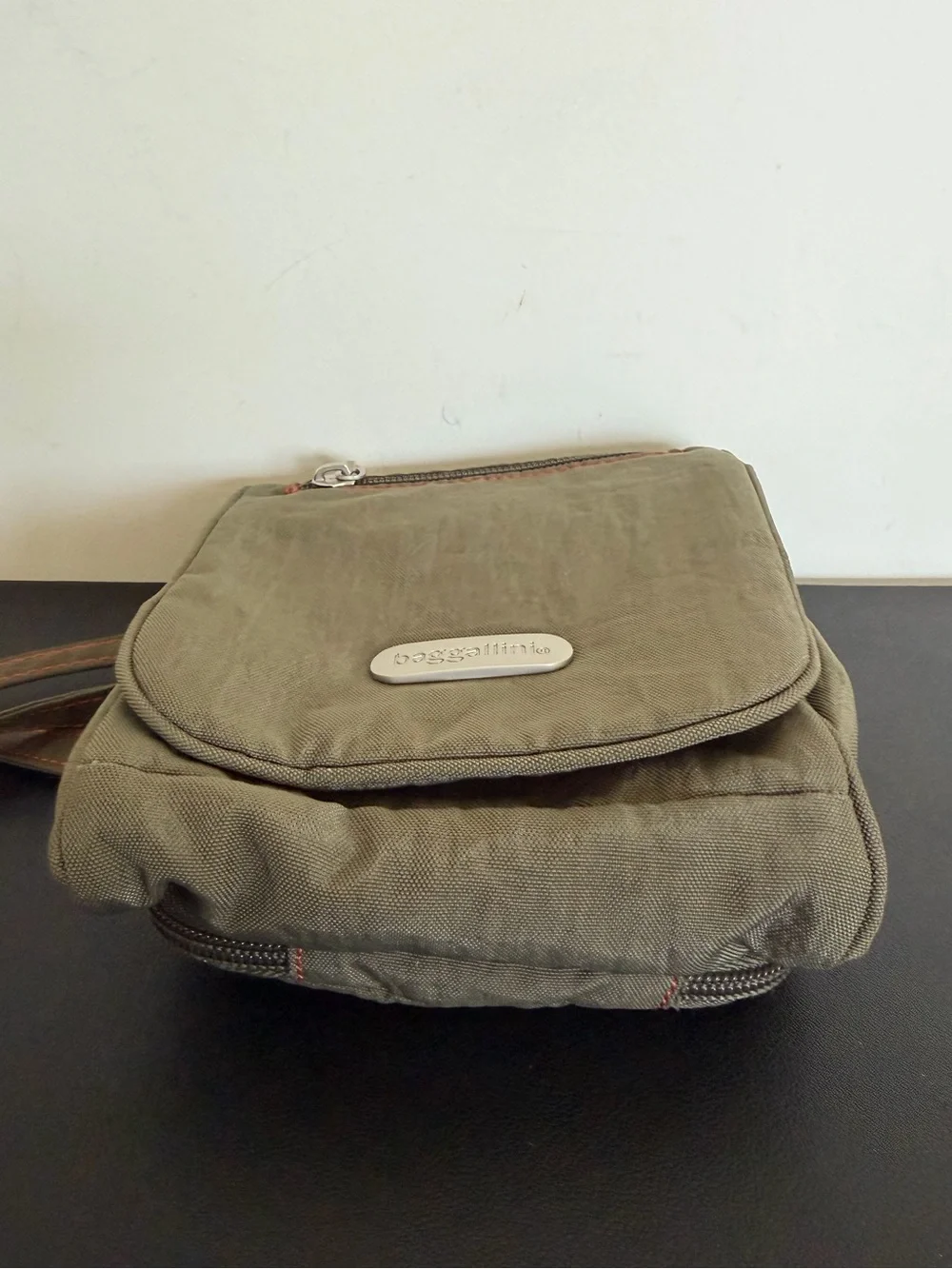 Baggallini Olive Green Crossbody Bag Orange Stitching Travel Organizer
